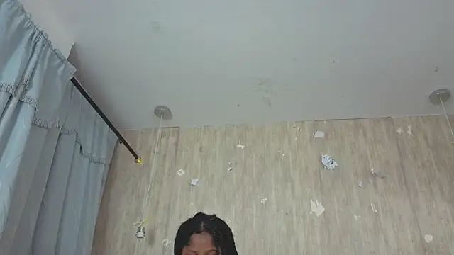 Snapshot of Alexa_roussee chatting on 11.22.25 Alexa roussee online show from 11.22.25