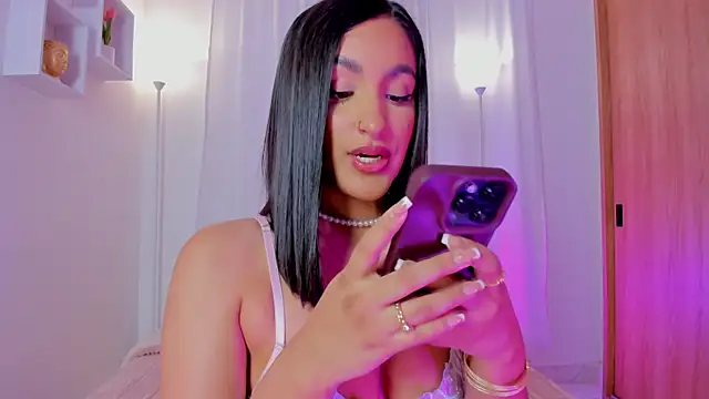 Snapshot of AishaPeyton chatting on 06.18.26 AishaPeyton online show from 06.18.26