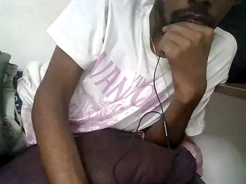 Snapshot of devilsam3327 chatting on 11.02.25 devilsam3327 online show from 11.02.25