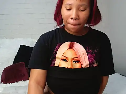 Snapshot of DrippinCaramelCutie chatting on 03.02.25 DrippinCaramelCutie online show from 03.02.25