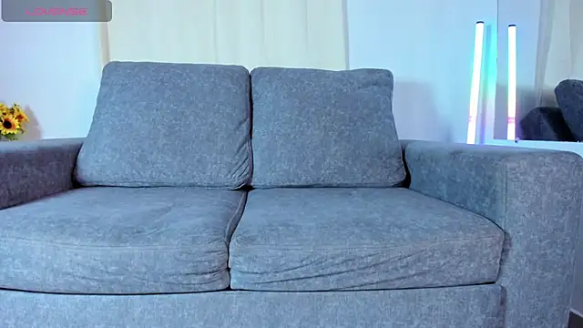 zoe roux21 online show from 02.03.25