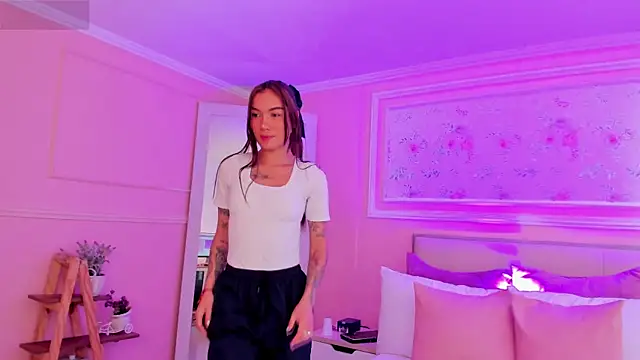 scarlet castro online show from 03.02.26