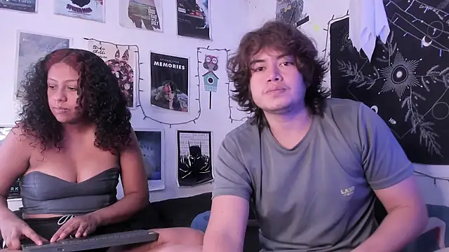 Snapshot of hothoneychile chatting on 09.19.25 hothoneychile online show from 09.19.25