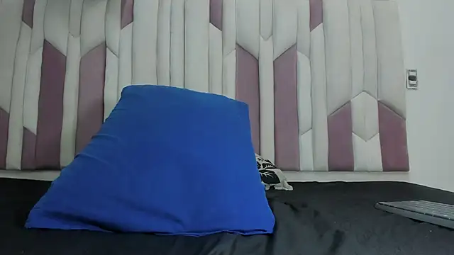 Snapshot of fer_dz chatting on 02.13.25 fer dz online show from 02.13.25