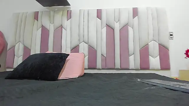 Snapshot of fer_dz chatting on 02.22.25 fer dz online show from 02.22.25