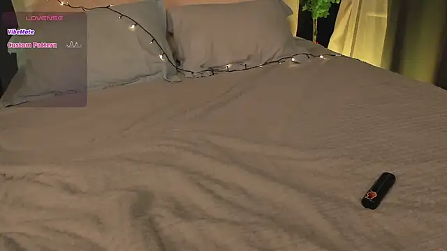 SunnyRisha online show from 03.04.25