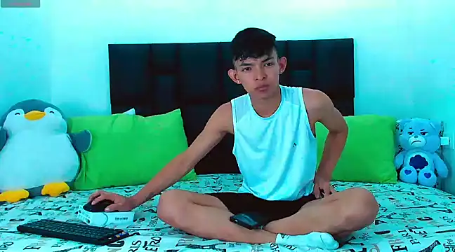 Tonny twink  online show from 02.06.25