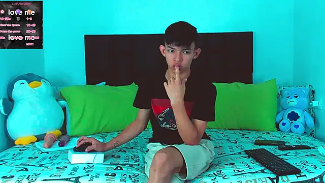 Tonny twink  online show from 02.09.25