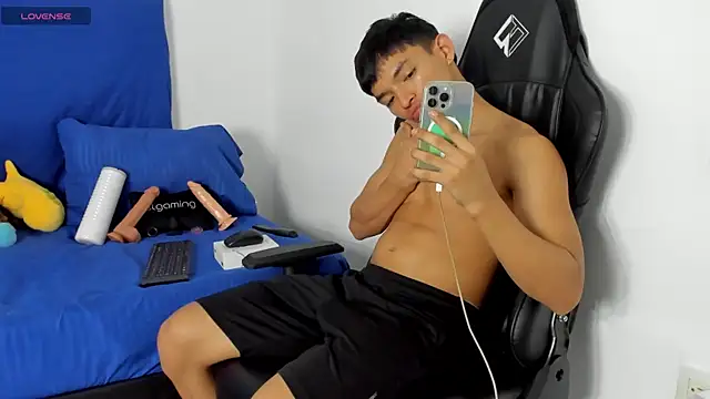 Tonny twink  online show from 06.02.26