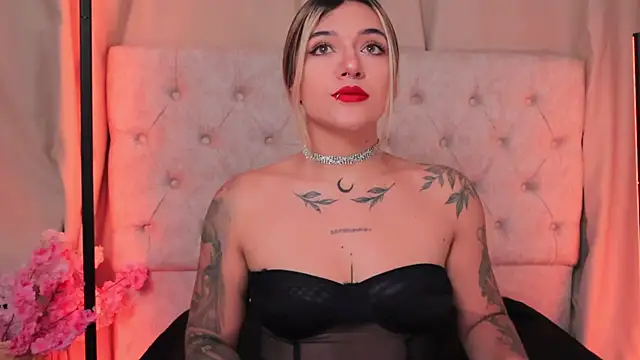 Snapshot of ashleyvalirya chatting on 02.06.25 ashleyvalirya online show from 02.06.25