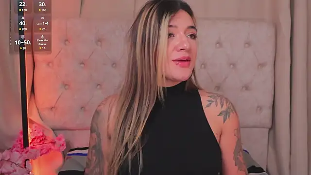 Snapshot of ashleyvalirya chatting on 03.04.25 ashleyvalirya online show from 03.04.25