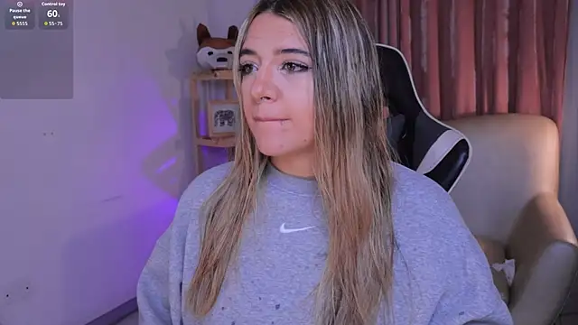 Snapshot of ashleyvalirya chatting on 09.12.25 ashleyvalirya online show from 09.12.25