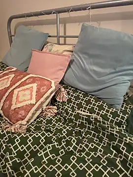 saskiapierce online show from 10.25.25