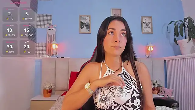 Snapshot of lyzzi_smith01 chatting on 12.23.24 lyzzi smith01 online show from 12.23.24