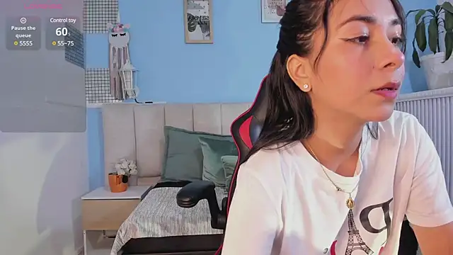 Snapshot of lyzzi_smith01 chatting on 12.30.24 lyzzi smith01 online show from 12.30.24