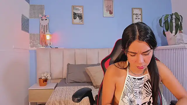 Snapshot of lyzzi_smith01 chatting on 01.08.25 lyzzi smith01 online show from 01.08.25