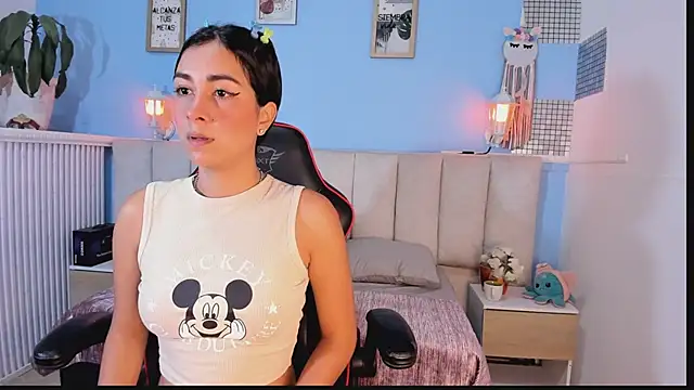 Snapshot of lyzzi_smith01 chatting on 01.21.25 lyzzi smith01 online show from 01.21.25