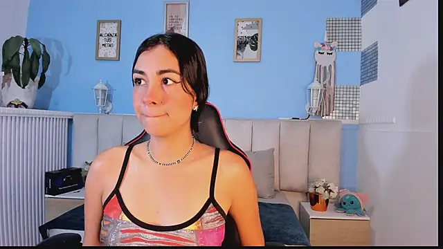 Snapshot of lyzzi_smith01 chatting on 01.22.25 lyzzi smith01 online show from 01.22.25