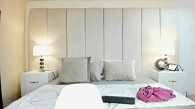 Snapshot of lyzzi_smith01 chatting on 02.25.25 lyzzi smith01 online show from 02.25.25