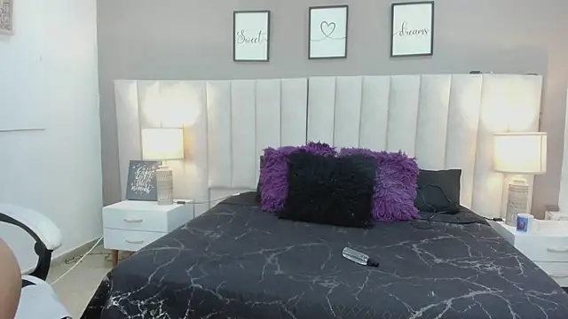 Snapshot of lyzzi_smith01 chatting on 03.14.25 lyzzi smith01 online show from 03.14.25