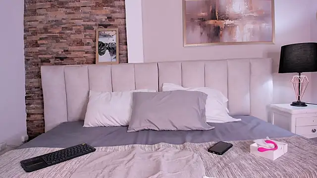 Snapshot of lyzzi_smith01 chatting on 10.30.25 lyzzi smith01 online show from 10.30.25