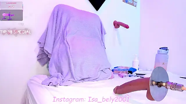 Snapshot of Isa_belly chatting on 02.26.25 Isa belly online show from 02.26.25