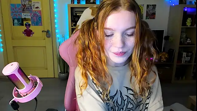 Sunny Elly online show from 10.21.25