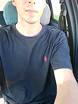 Snapshot of Pauzudoooootk chatting on 02.04.26 Pauzudoooootk online show from 02.04.26