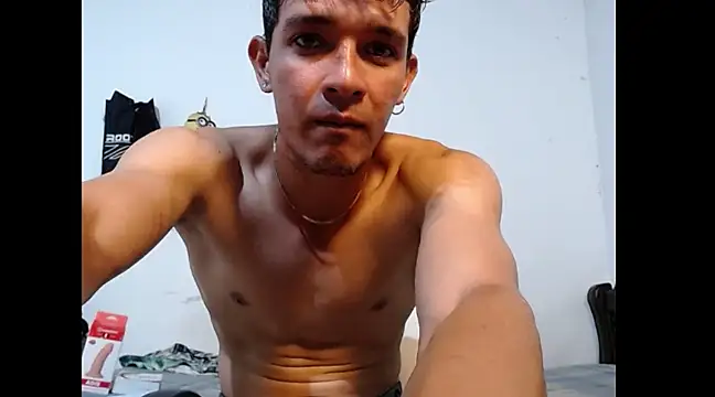 Snapshot of cristofer_988 chatting on 01.27.25 cristofer 988 online show from 01.27.25