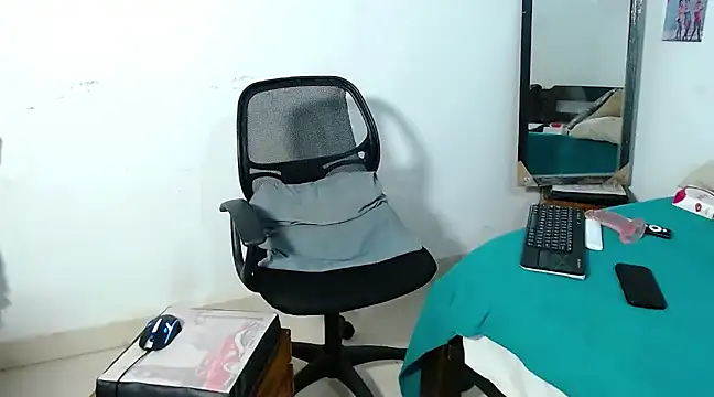 Snapshot of cristofer_988 chatting on 02.22.25 cristofer 988 online show from 02.22.25