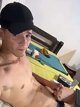 Snapshot of cristofer_988 chatting on 03.10.25 cristofer 988 online show from 03.10.25