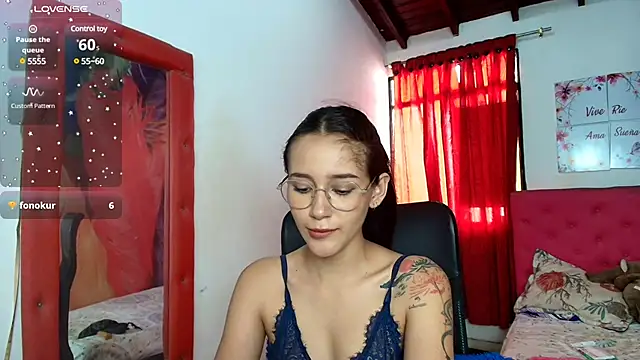 miley blue  online show from 03.08.25