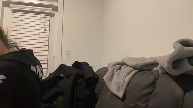 RavenRayyy online show from 10.30.25