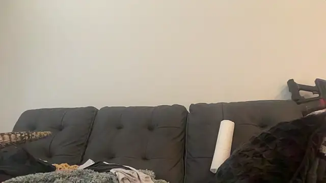 RavenRayyy online show from 11.05.25