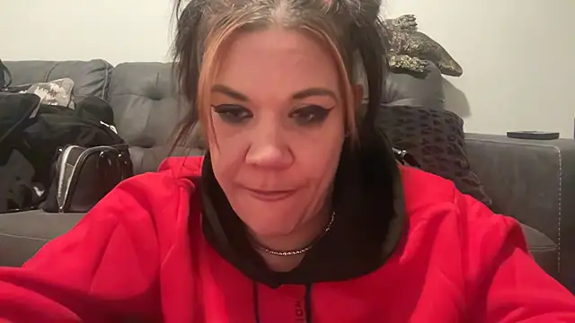 RavenRayyy online show from 11.11.25