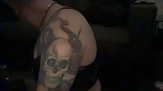 RavenRayyy online show from 11.18.25