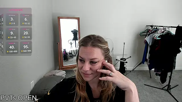 Peaches N Kreme online show from 09.14.25