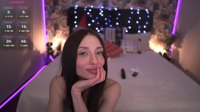 Alice Arwen online show from 12.13.25