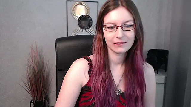 emmaxDelight online show from 03.20.25