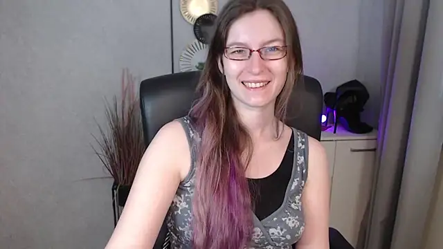 emmaxDelight online show from 09.24.25