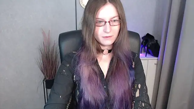 emmaxDelight online show from 10.07.25