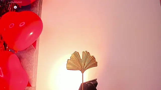 Mia ross16 online show from 02.14.25