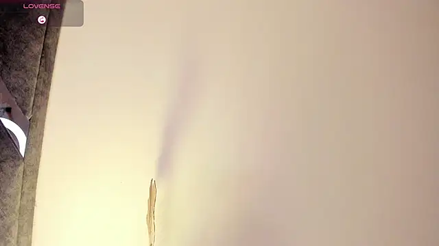 Mia ross16 online show from 02.17.25