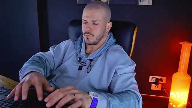 AngeloEric online show from 02.12.25