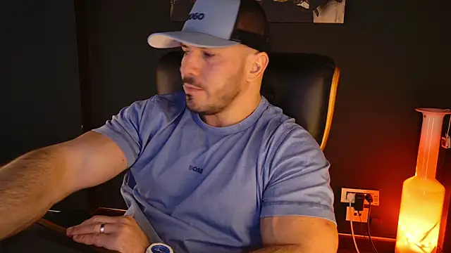 Snapshot of AngeloEric chatting on 02.13.26 AngeloEric online show from 02.13.26