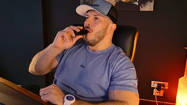 Snapshot of AngeloEric chatting on 02.24.26 AngeloEric online show from 02.24.26