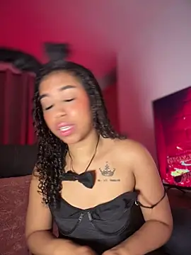 Snapshot of bella__honey chatting on 10.24.25 bella honey online show from 10.24.25