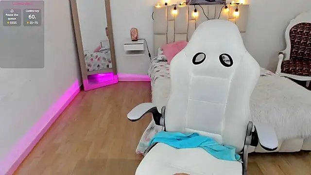 Snapshot of zoe_turnner_18 chatting on 02.21.25 zoe turnner 18 online show from 02.21.25