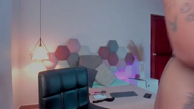 MelissaFoxx online show from 02.18.25