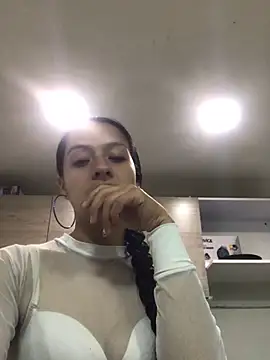 Snapshot of loren3124 chatting on 12.10.24 loren3124 online show from 12.10.24